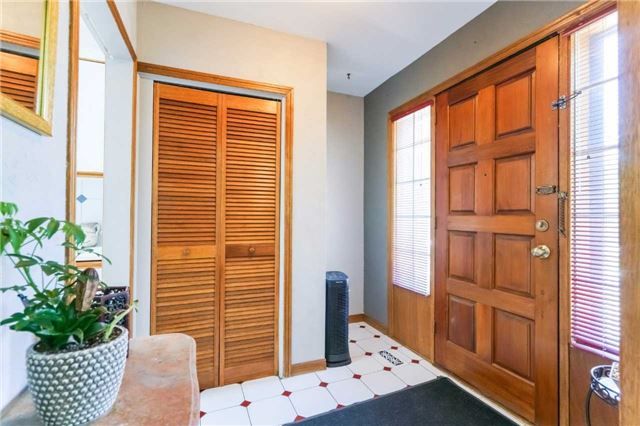 7 Burtonwood Cres, Toronto, M9V3L9 | Image 3