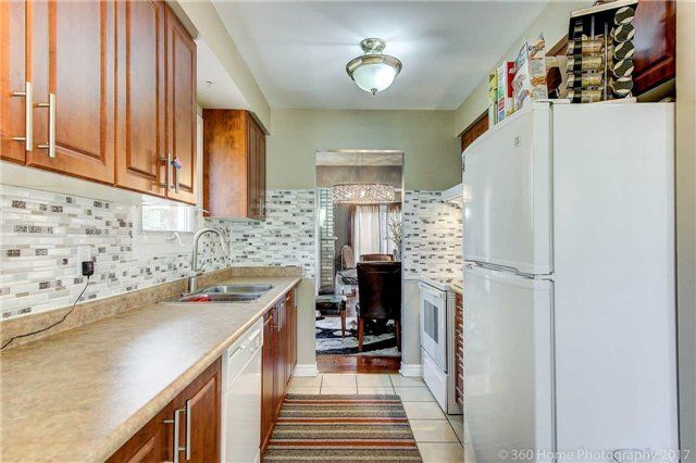 386 Hansen Rd, Brampton, L6V3P7 | Image 3