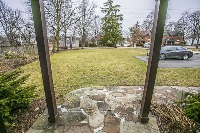 365 Queen St S, Mississauga, L5M1M3 | Image 2