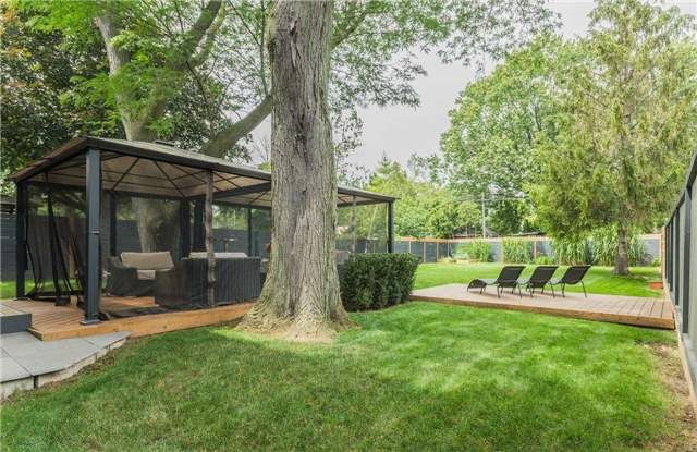 10 Graystone Gdns, Toronto, M8Z 3C3 | Image 3