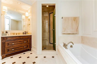 Unit 702 — 111 Forsythe St, Oakville - Old Oakville image-0-2