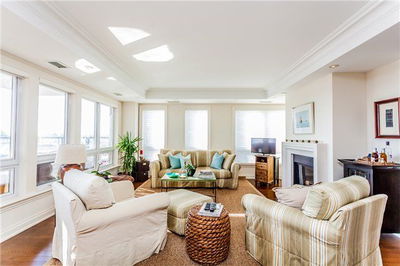 Unit 702 — 111 Forsythe St, Oakville - Old Oakville image-0-4