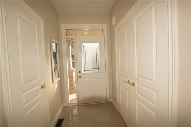 10 Lloyd Cres, Brampton, L7A4J5 | Image 2