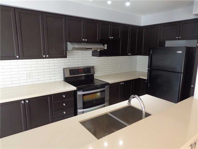 15 Eagle Trace Dr, Brampton, L6R0M1 | Image 2