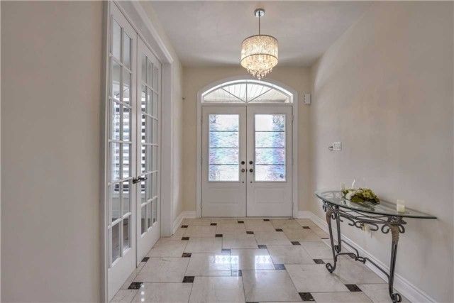 67 Royal West Dr, Brampton, L6X0V9 | Image 2