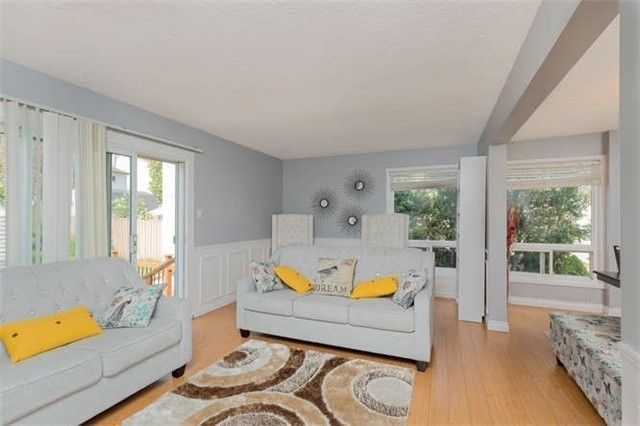 13 Greenbush Crt, Brampton, L6S2K2 | Image 3