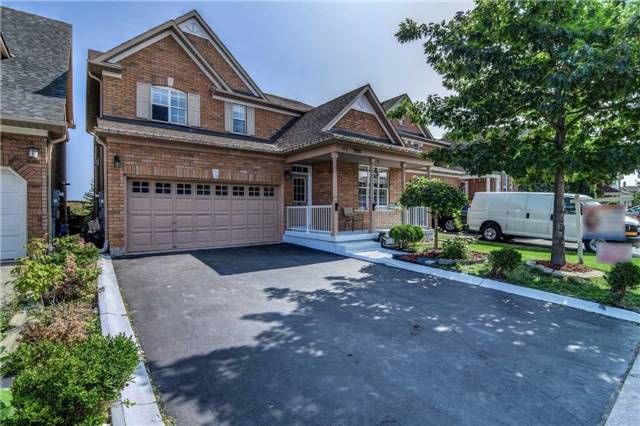 47 Upper Highlands Dr, Brampton, L6Z4V9 | Image 2