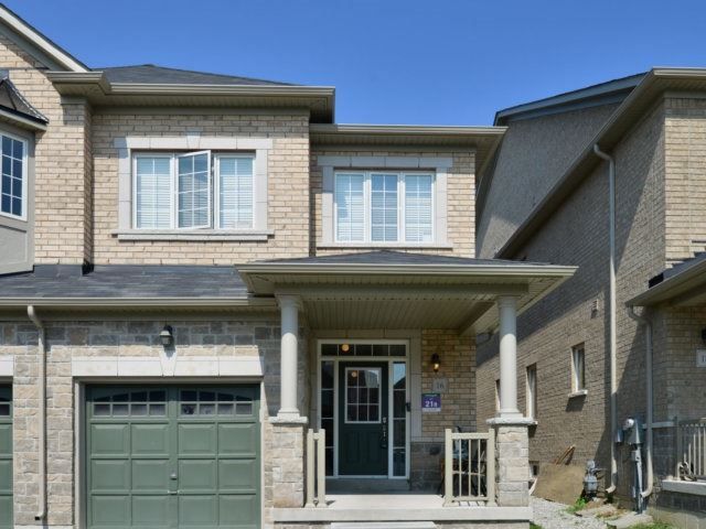 16 Altura Way, Brampton, L6P4A1 | Image 2