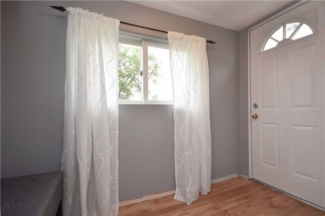 1254 Meredith Ave, Mississauga, L5E2E5 | Image 2