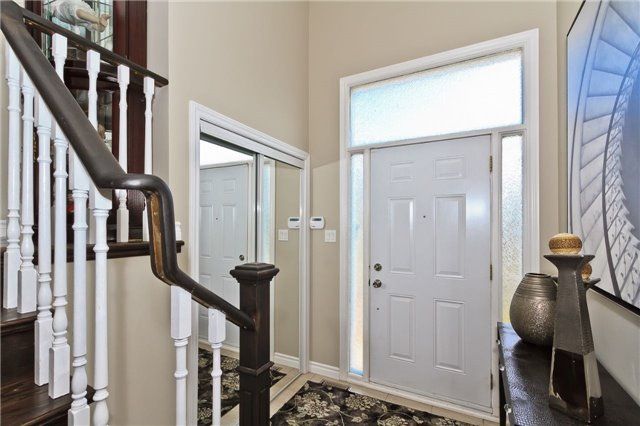 38 Panorama Cres, Brampton, L6S3T9 | Image 3