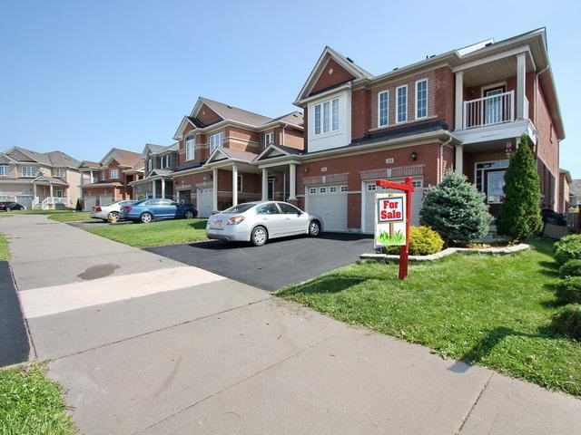 114 Rocky Point Cres W, Brampton, L6V4R8 | Image 2