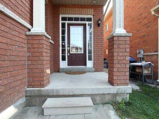 114 Rocky Point Cres W, Brampton, L6V4R8 | Image 3