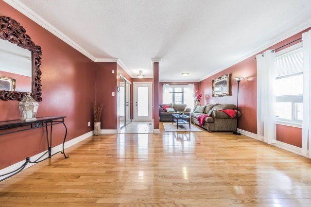 30 Fairhill Ave, Brampton, L7A2E7 | Image 3