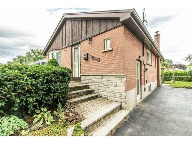 1328 Bunnell Dr, Burlington, L7P2E1 | Image 3