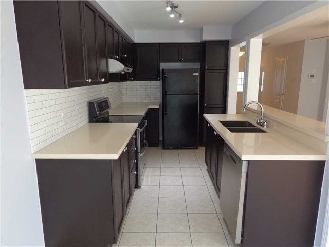 15 Eagle Trace Dr, Brampton, L6R0M1 | Image 3