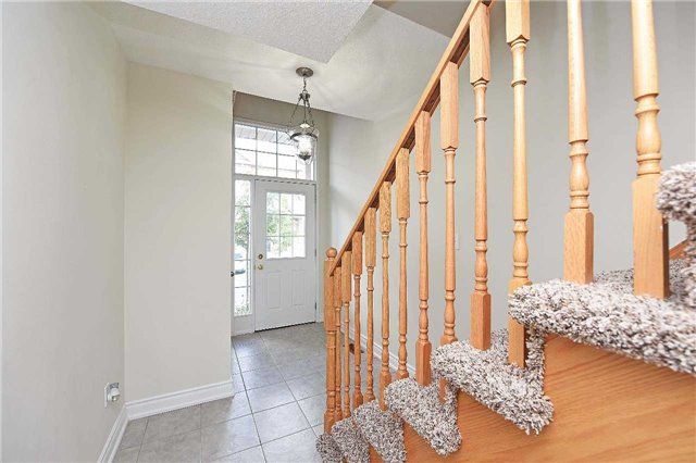 449 Aspendale Cres, Mississauga, L5W0E7 | Image 2