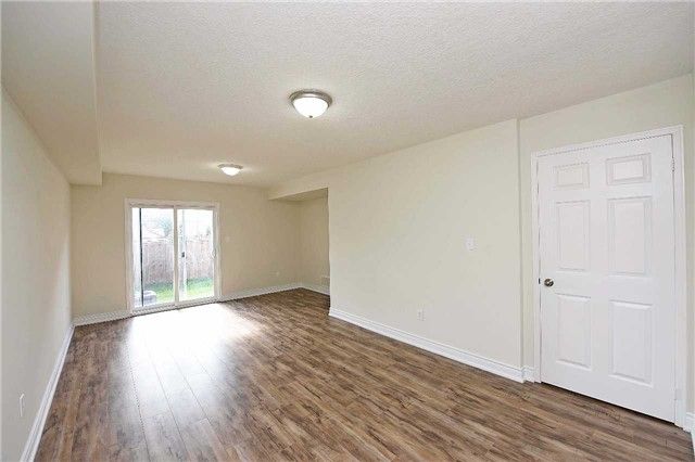 449 Aspendale Cres, Mississauga, L5W0E7 | Image 3