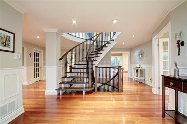 2514 Sharon Cres, Mississauga, L5C1Y8 | Image 2