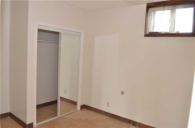 32 Fenton Way, Brampton, L6P0P6 | Image 2