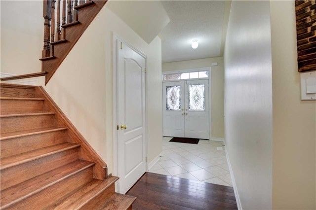 232 Thorndale Rd, Brampton, L6P3H5 | Image 2