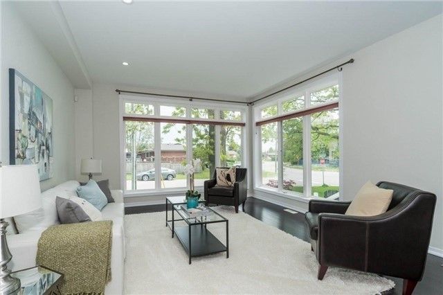 338 Woodale Ave, Oakville, L6K2N7 | Image 3