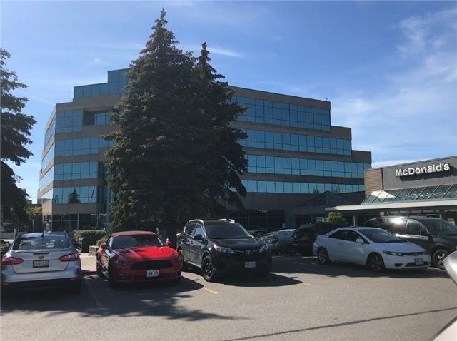 32 - 2800 Skymark Ave, Mississauga, L4W5A7 | Image 2