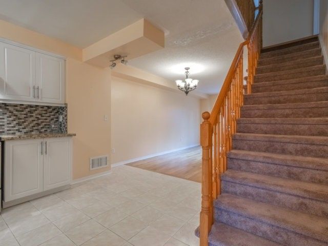 36B - 5865 Dalebrook Cres, Mississauga, L5M5X1 | Image 2