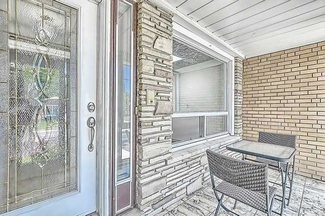213 Grandravine Dr, Toronto, M3J1B9 | Image 2