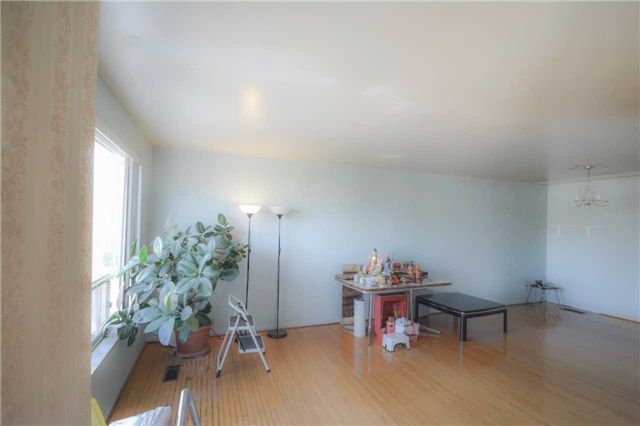 143 Grandravine Dr, Toronto, M3J1B3 | Image 2