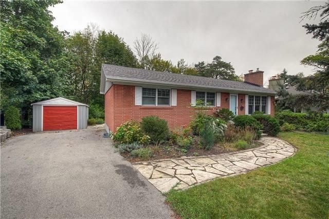 463 Avon Cres, Oakville, L6J2T2 | Image 2