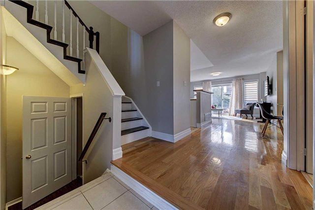 5842 Questman Hllw, Mississauga, L5M 6P3 | Image 2