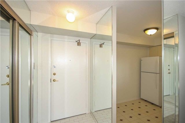 804 - 3845 Lake Shore Blvd W, Toronto, M8W4Y3 | Image 2