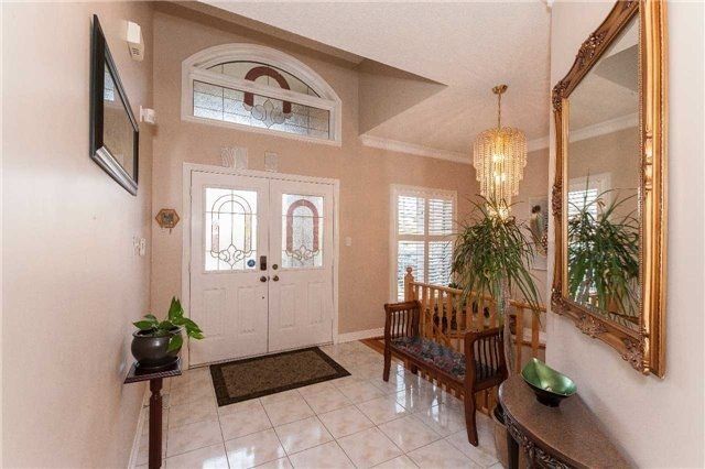 694 Gypsy Fly Cres, Mississauga, L5W1H5 | Image 2