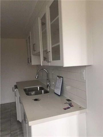 2 Hunt Club Dr, Brampton, L6S1S2 | Image 2