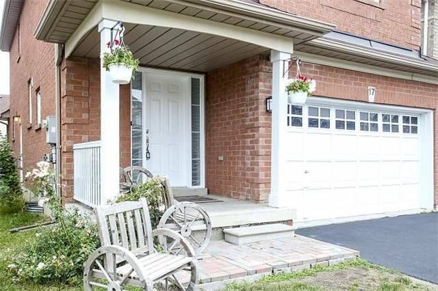 17 Binder Twine Tr, Brampton, L6X4R2 | Image 2