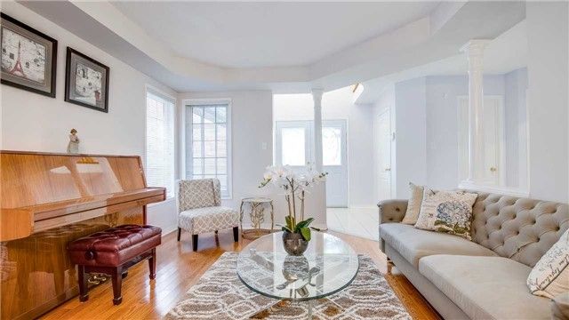 33 Southbend Dr, Brampton, L7A1K5 | Image 2