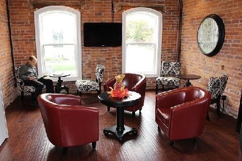 202 - 115 Main St S, Halton Hills, L7G3H5 | Image 2