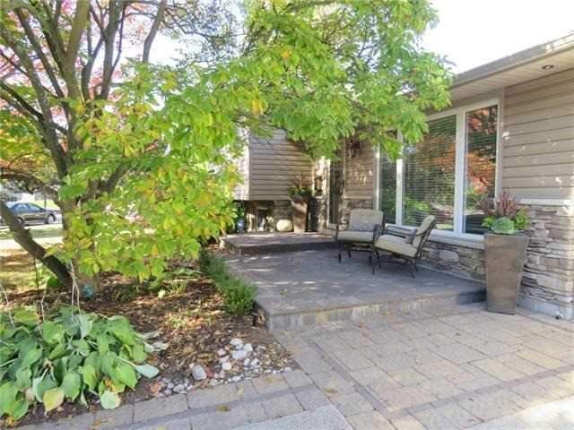 559 Rexway Crt, Burlington, L7N3B6 | Image 2