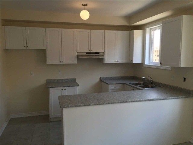 7 Kayak Hts, Brampton, L6Z0H8 | Image 3