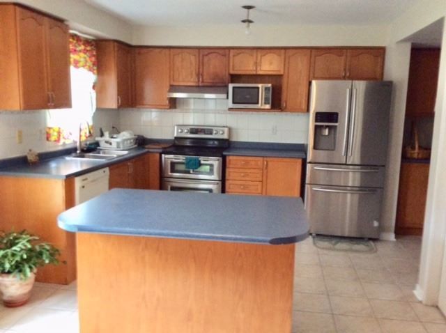 65 Fairhill Ave, Brampton, L7A2E8 | Image 2