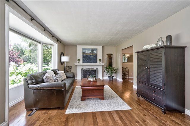 327 Goodram Dr, Burlington, L7L2J9 | Image 2