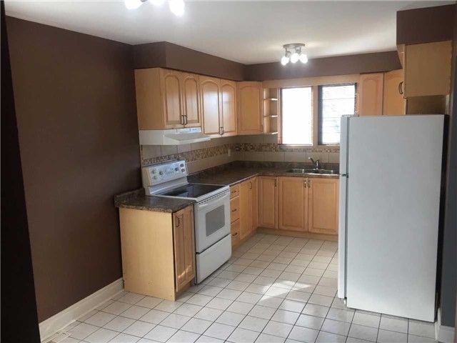 Upper - 91 Bruce Beer Dr, Brampton, L6V2Z7 | Image 2