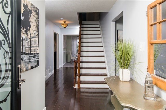 796 Childs Dr, Milton, L9T 4J2 | Image 2