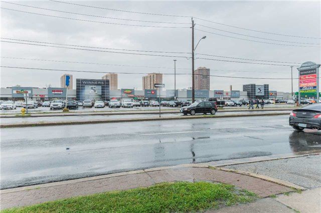 40 Beverly Hills Dr, Toronto, M3L1A1 | Image 2