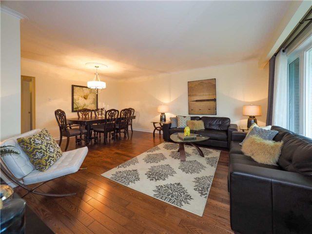 33 Renault Cres, Toronto, M9P1J2 | Image 2