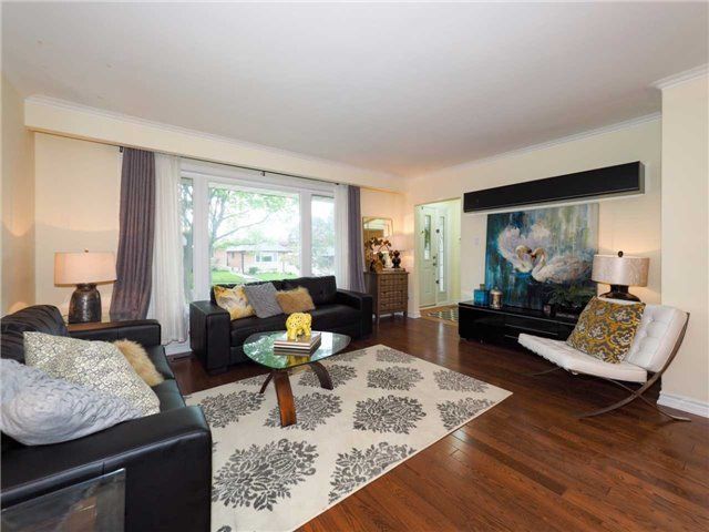 33 Renault Cres, Toronto, M9P1J2 | Image 3