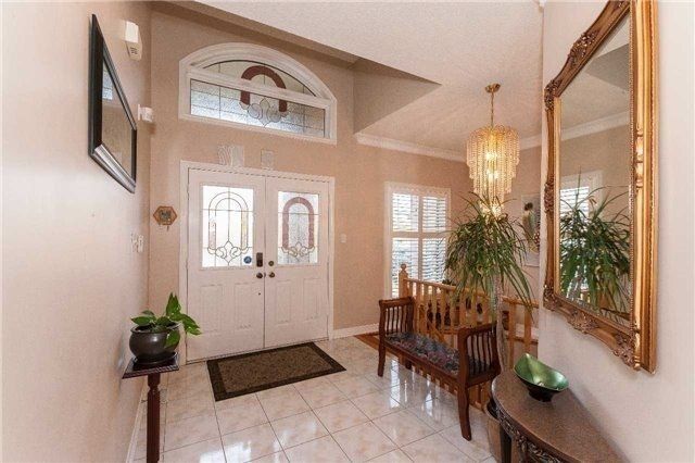 694 Gypsy Fly Cres, Mississauga, L5W1H5 | Image 2