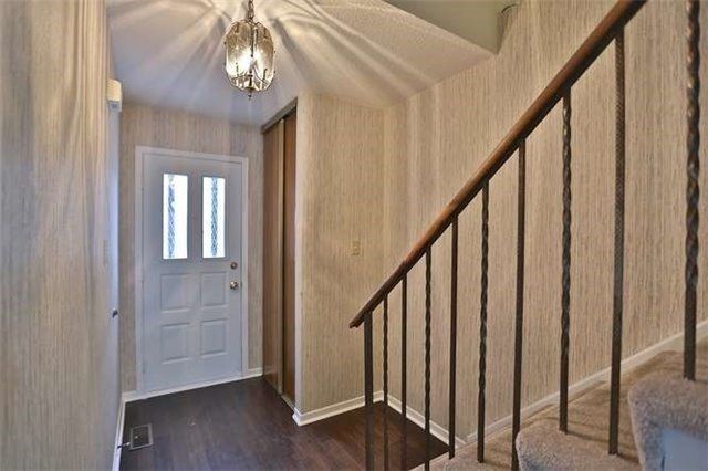 4094 Teakwood Dr, Mississauga, L5C3L6 | Image 3