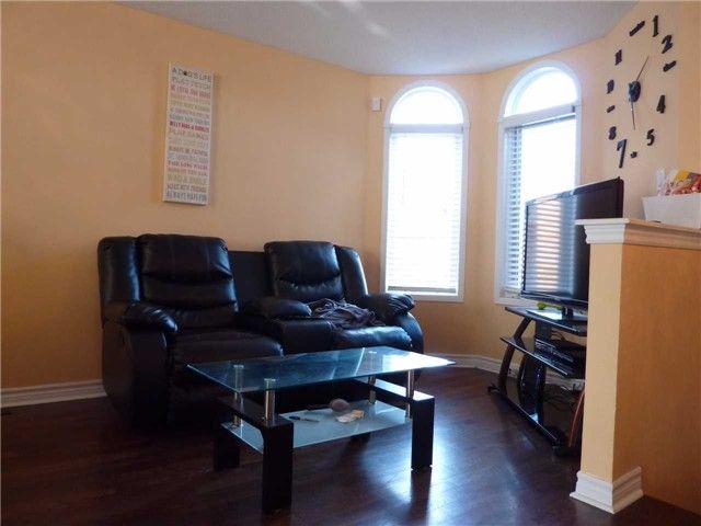 114 Royal Orchard Dr, Brampton, L6X4L4 | Image 3