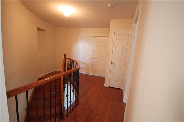 517 Fernforest Dr, Brampton, L6R0S8 | Image 3